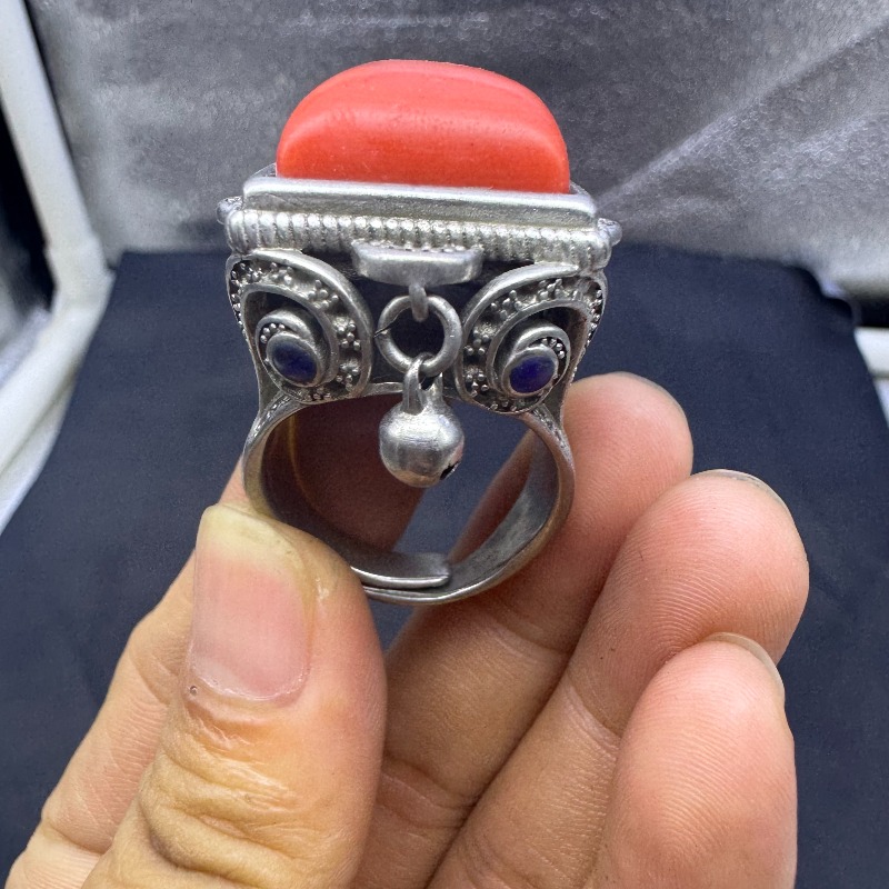 Antyczny pierścionek na palec  – Vintage Collectible Bells recenzja i cena